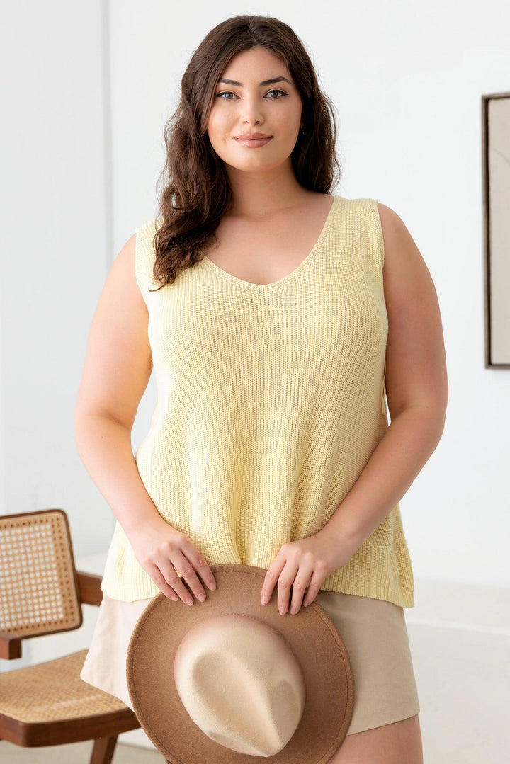 Plus Size Sleeveless V-Neck Sweater Top *New Import*