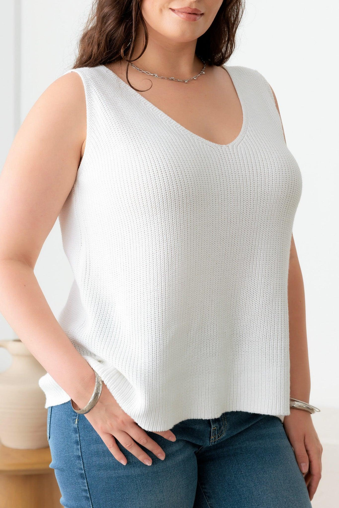 Plus Size Sleeveless V-Neck Sweater Top *New Import*