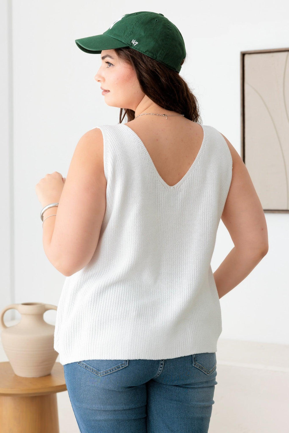 Plus Size Sleeveless V-Neck Sweater Top *New Import*