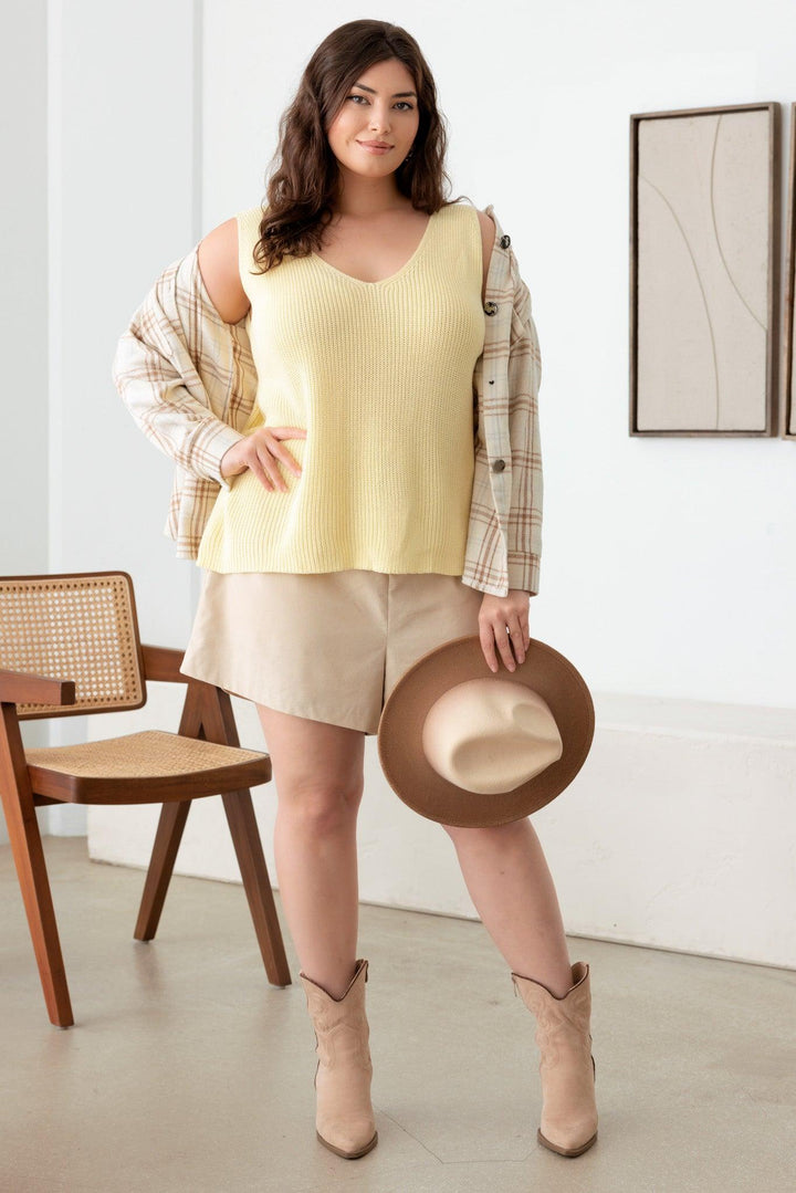 Plus Size Sleeveless V-Neck Sweater Top *New Import*